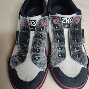 Kids Sneakers - Black and Gray